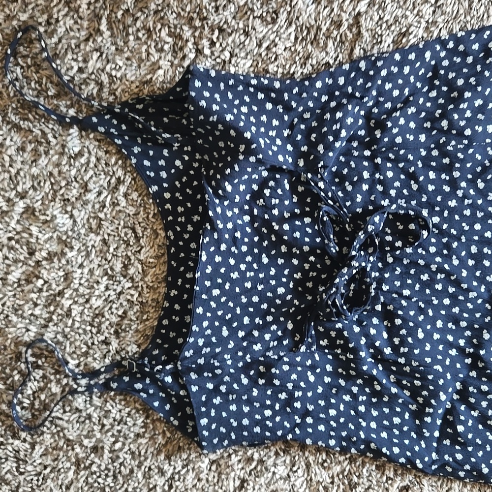 Brandy Melville Blue and White Floral - Picture 6 of 7